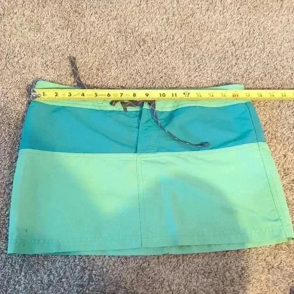 Patagonia skirt, size 10, green and blue